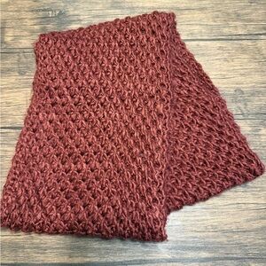 Chunky Knit Scarf in Deep Red